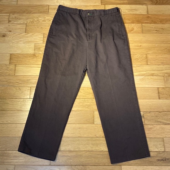 Vintage Tommy Hilfiger Embroidered Crest Pleated Chinos in brown size 36 x 30 - Picture 2 of 12